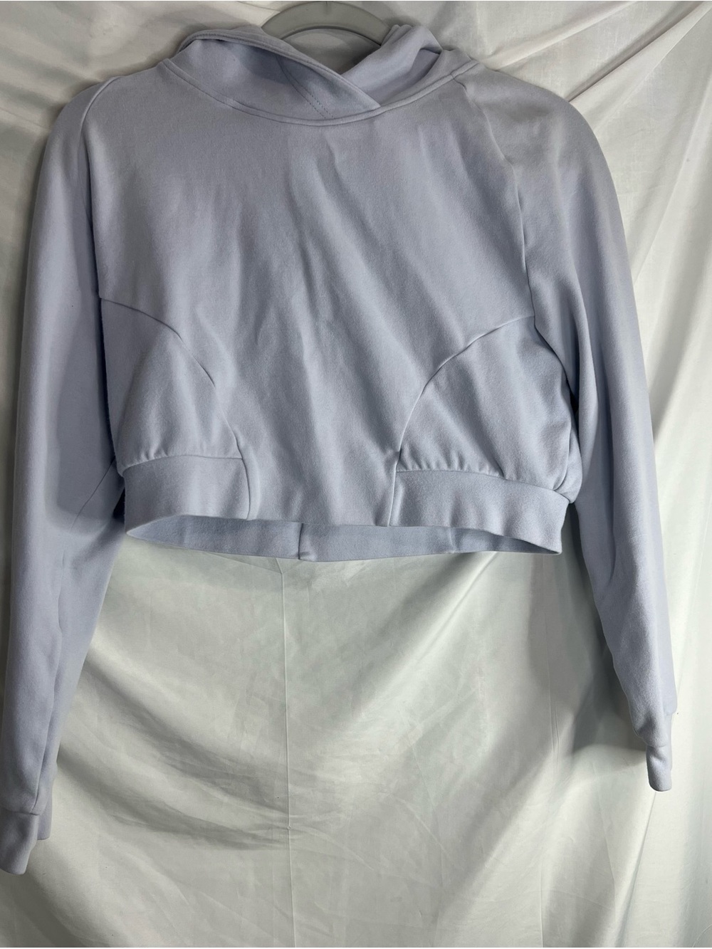 Alphalete Cropped Hoodie in Pale Lavender